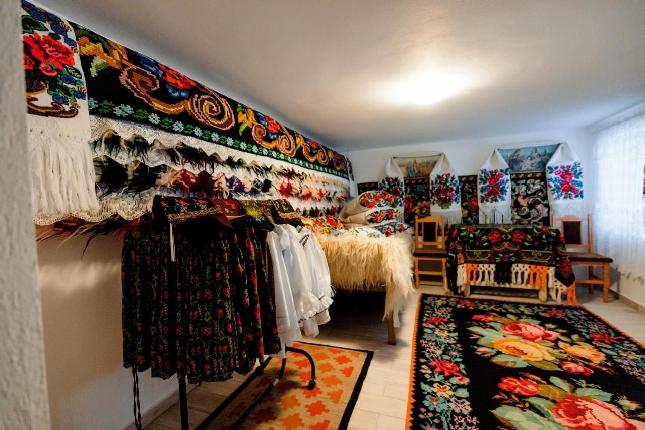 Pensiunea Hai In Maramures Birsana Bagian luar foto